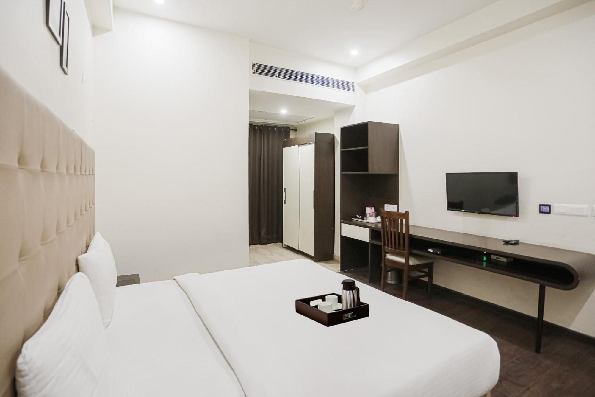 Townhouse The Amv Hotel Gurgaon Dış mekan fotoğraf